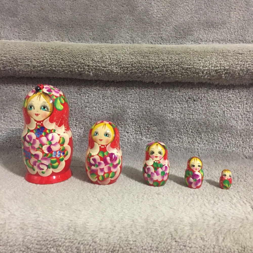matroshka russian nesting dolls